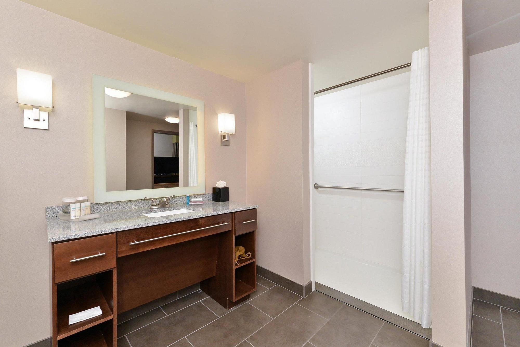 Homewood Suites By Hilton Cincinnati/Mason Ngoại thất bức ảnh